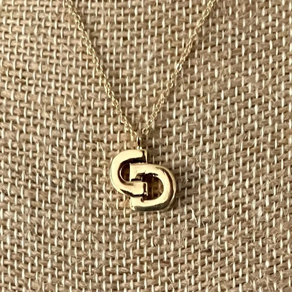 Elegant Dior Gold Necklace - Picture 2 of 5